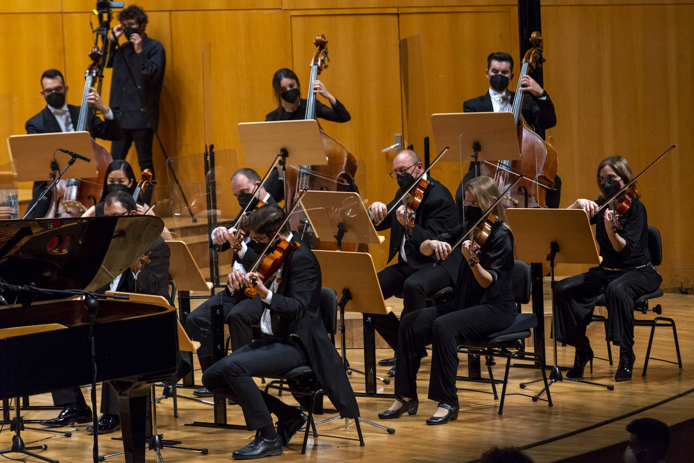 Fotos: Concierto de la OSRM en el Auditorio regional junto al pianista Dmytro Chon