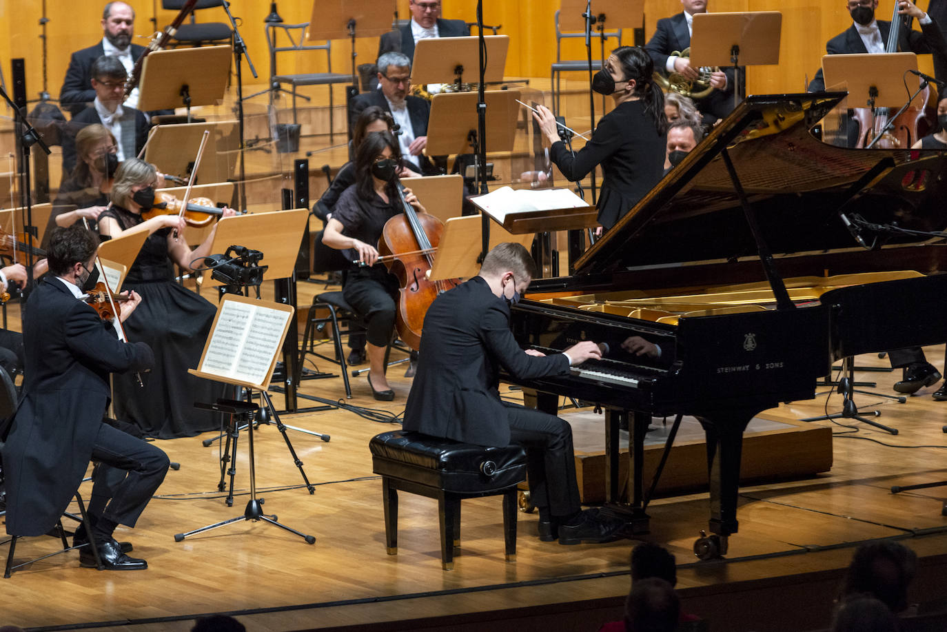 Fotos: Concierto de la OSRM en el Auditorio regional junto al pianista Dmytro Chon