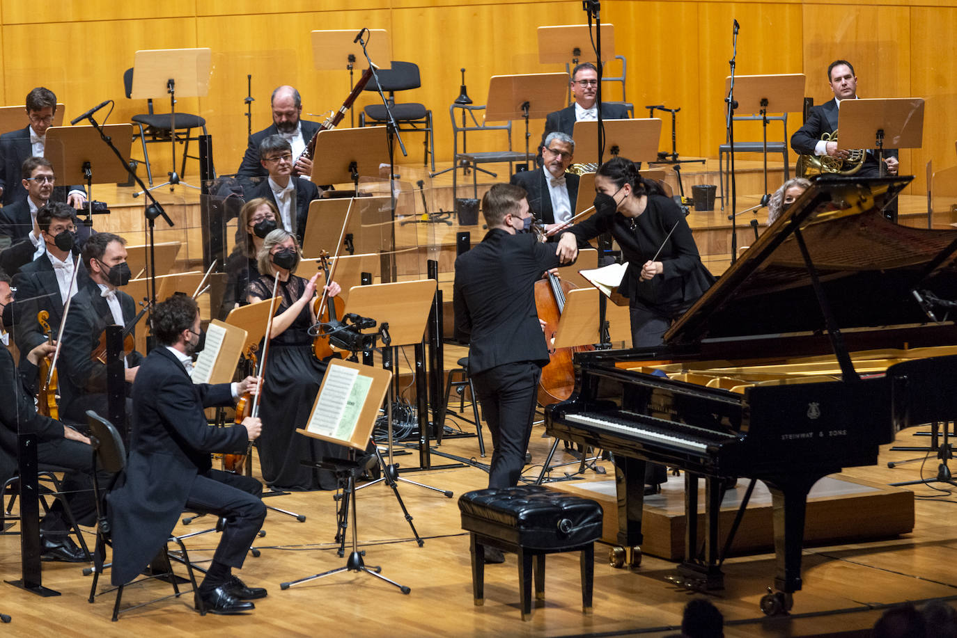 Fotos: Concierto de la OSRM en el Auditorio regional junto al pianista Dmytro Chon