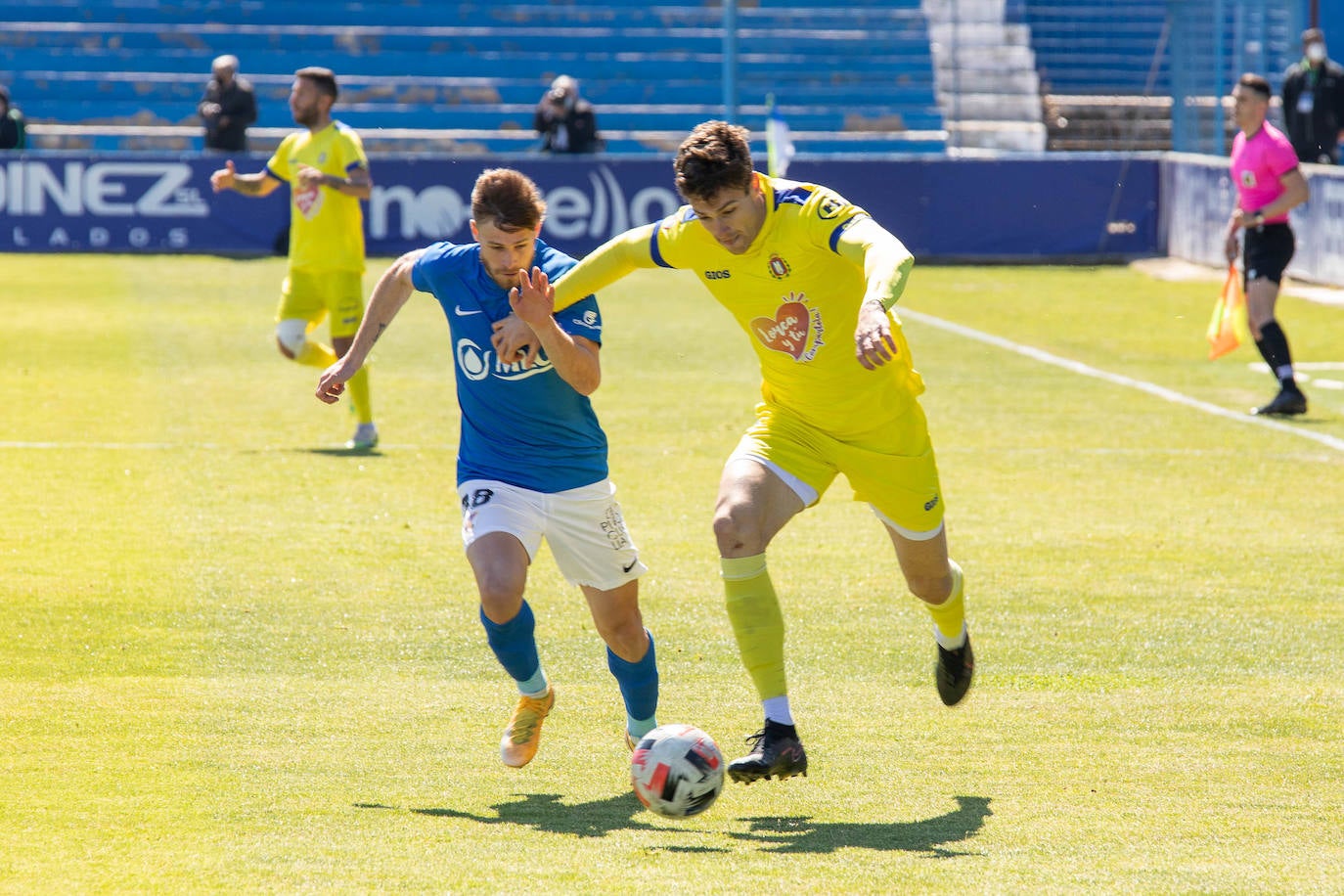 Fotos: El Lorca Deportiva vuelve a caer en Linares