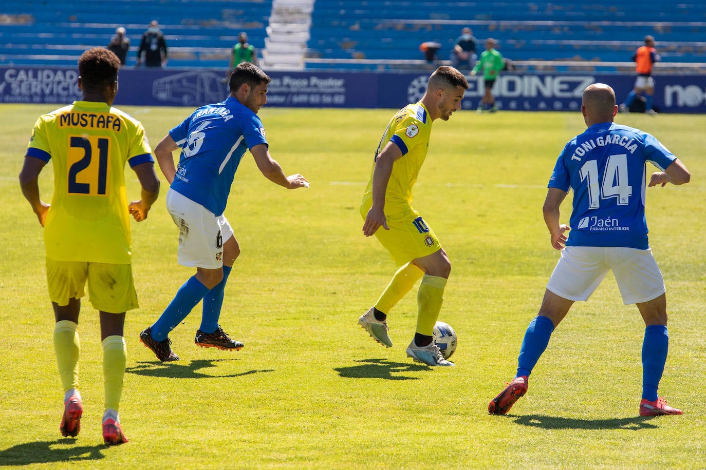 Fotos: El Lorca Deportiva vuelve a caer en Linares