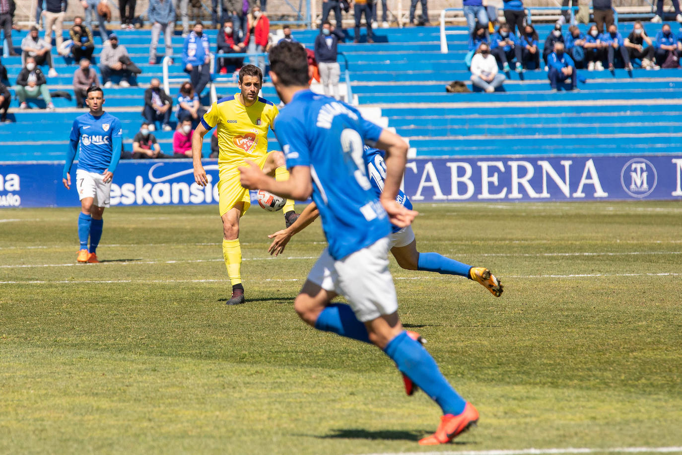 Fotos: El Lorca Deportiva vuelve a caer en Linares