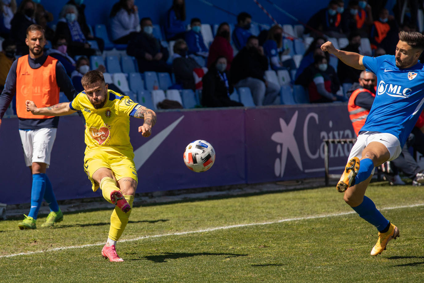 Fotos: El Lorca Deportiva vuelve a caer en Linares