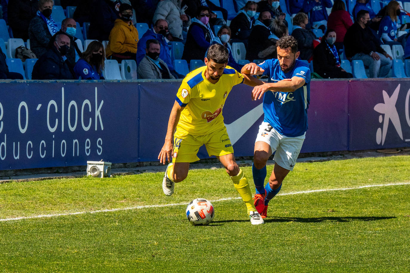 Fotos: El Lorca Deportiva vuelve a caer en Linares