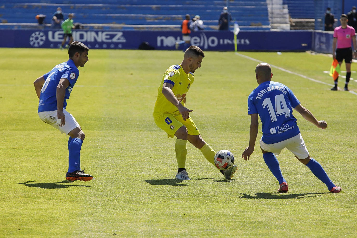 Fotos: El Lorca Deportiva vuelve a caer en Linares