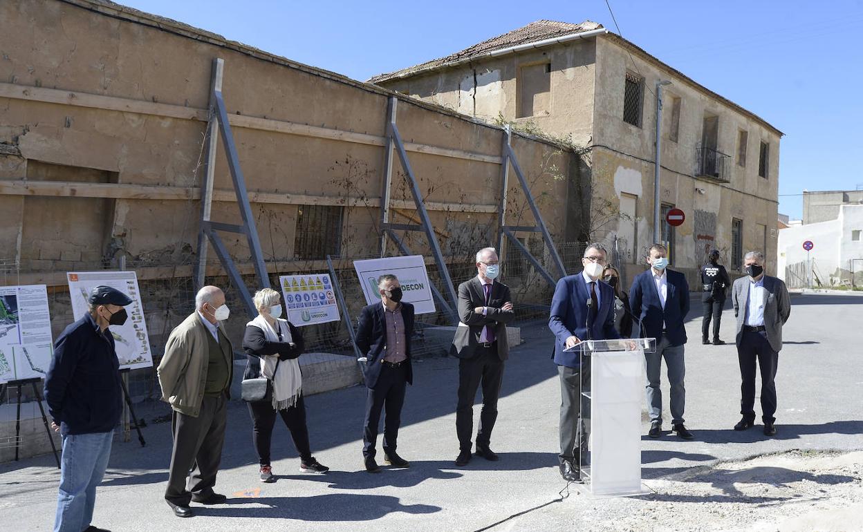 Visita del alcalde de Murcia y el concejal de Desarrollo Sostenible al Molino Armero. 