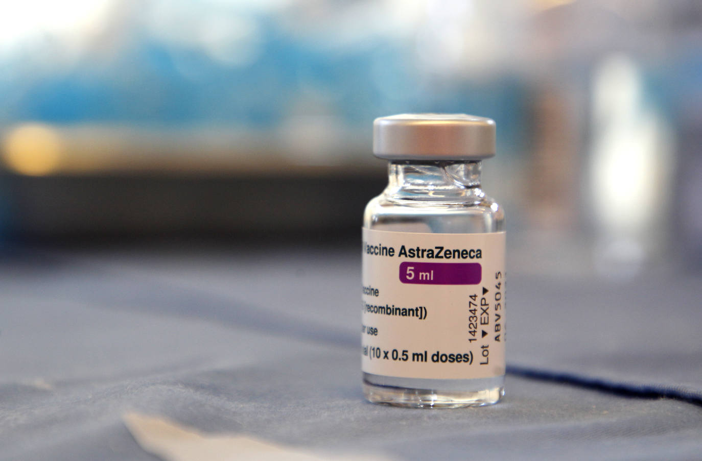 Fotos: Cientos de profesores se vacunan contra la Covid tras reanudarse la campaña en Murcia