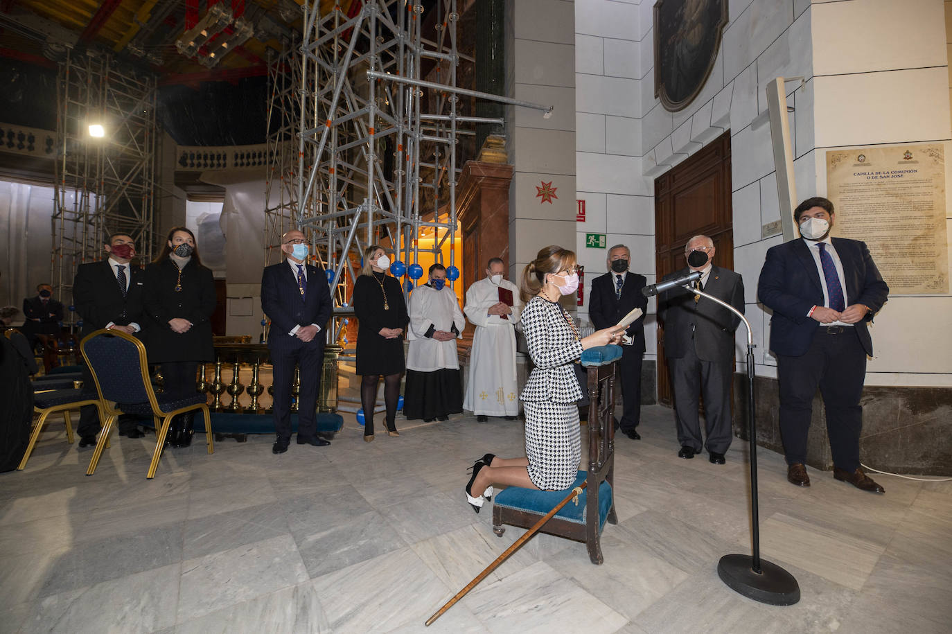Fotos: Castejón entrega la Onza de Oro al Hospital de Caridad de Cartagena antes del Viernes de Dolores