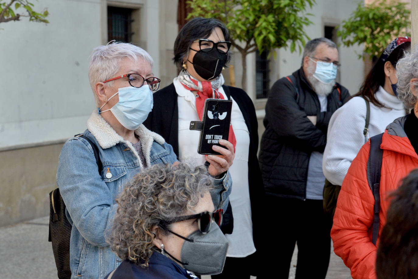 Fotos: 3.000 firmas más contra la entrada de Campuzano en Educación y Cultura