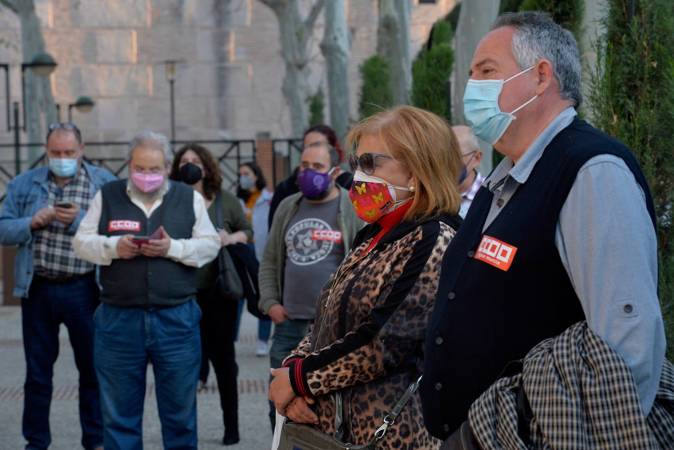 Fotos: 3.000 firmas más contra la entrada de Campuzano en Educación y Cultura