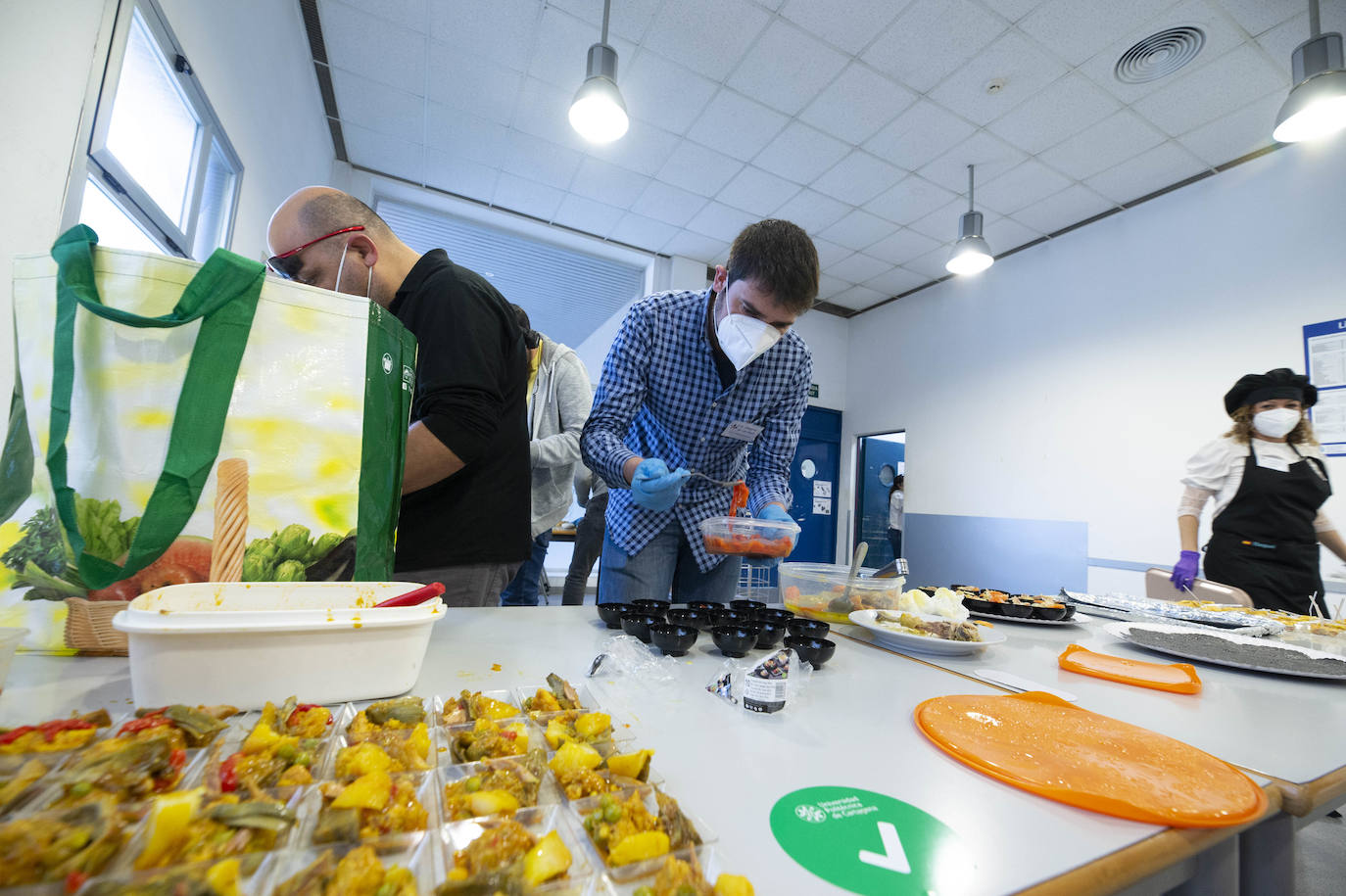 Fotos: Un guiso de gallina triunfa en la UPCT