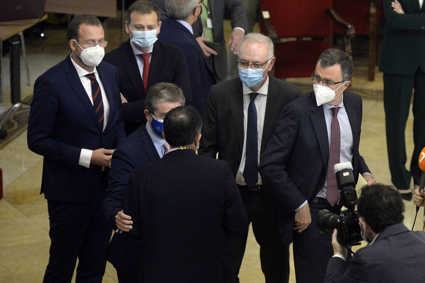 Fotos: Sale adelante la moción de censura en el Ayuntamiento de Murcia: José Antonio Serrano, nuevo alcalde