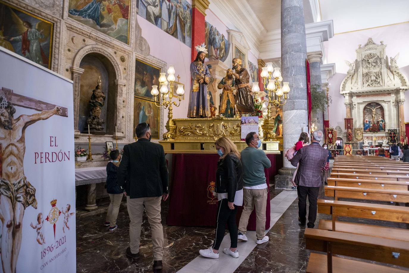 Fotos: Exposicion de tronos de la Cofradia de El Perdón