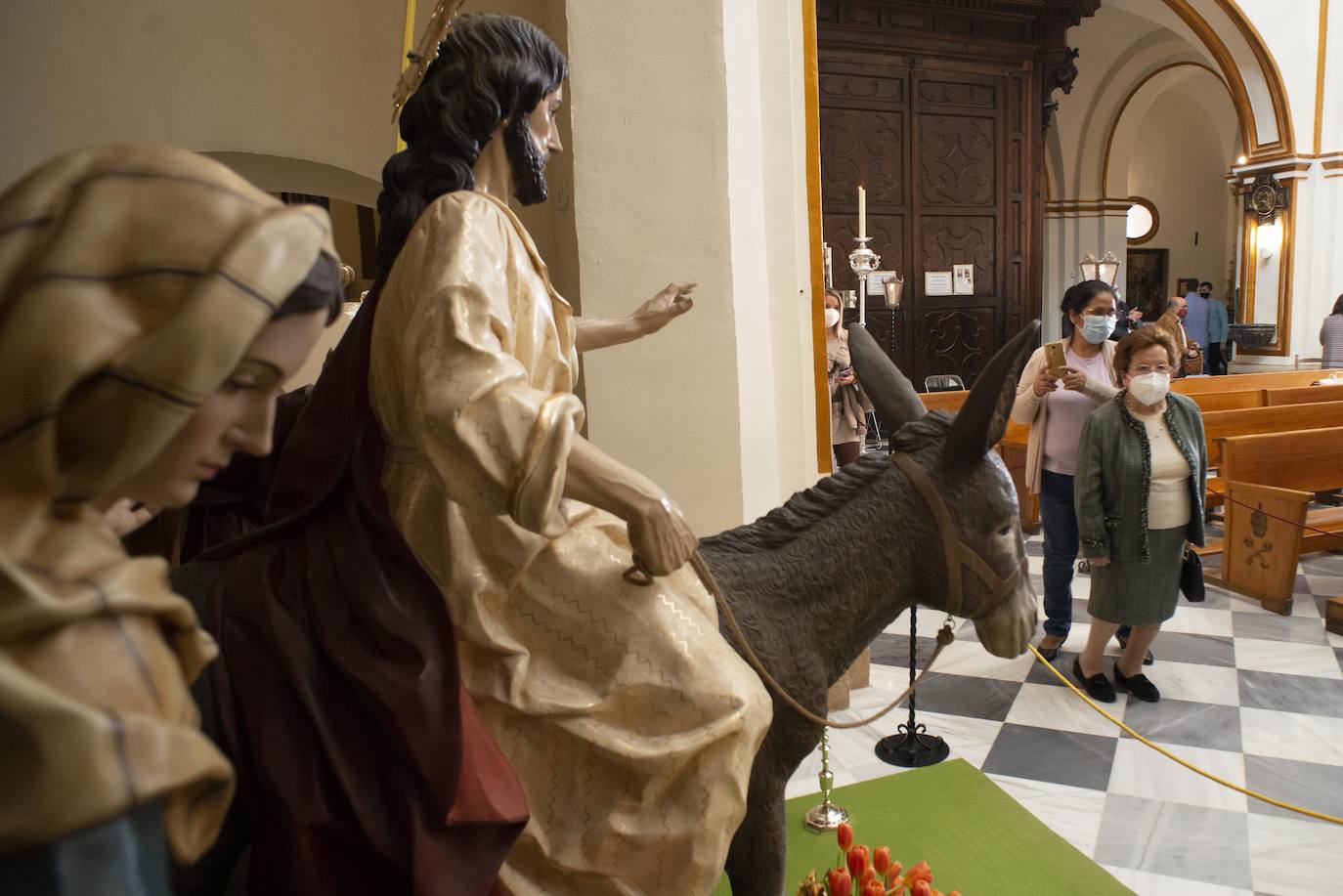 Fotos: Exposición de los pasos de la cofradía de San Pedro