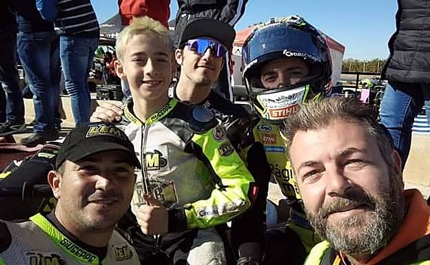 Con su padre, Mármol y los hermanos Pons, en Cartagena.