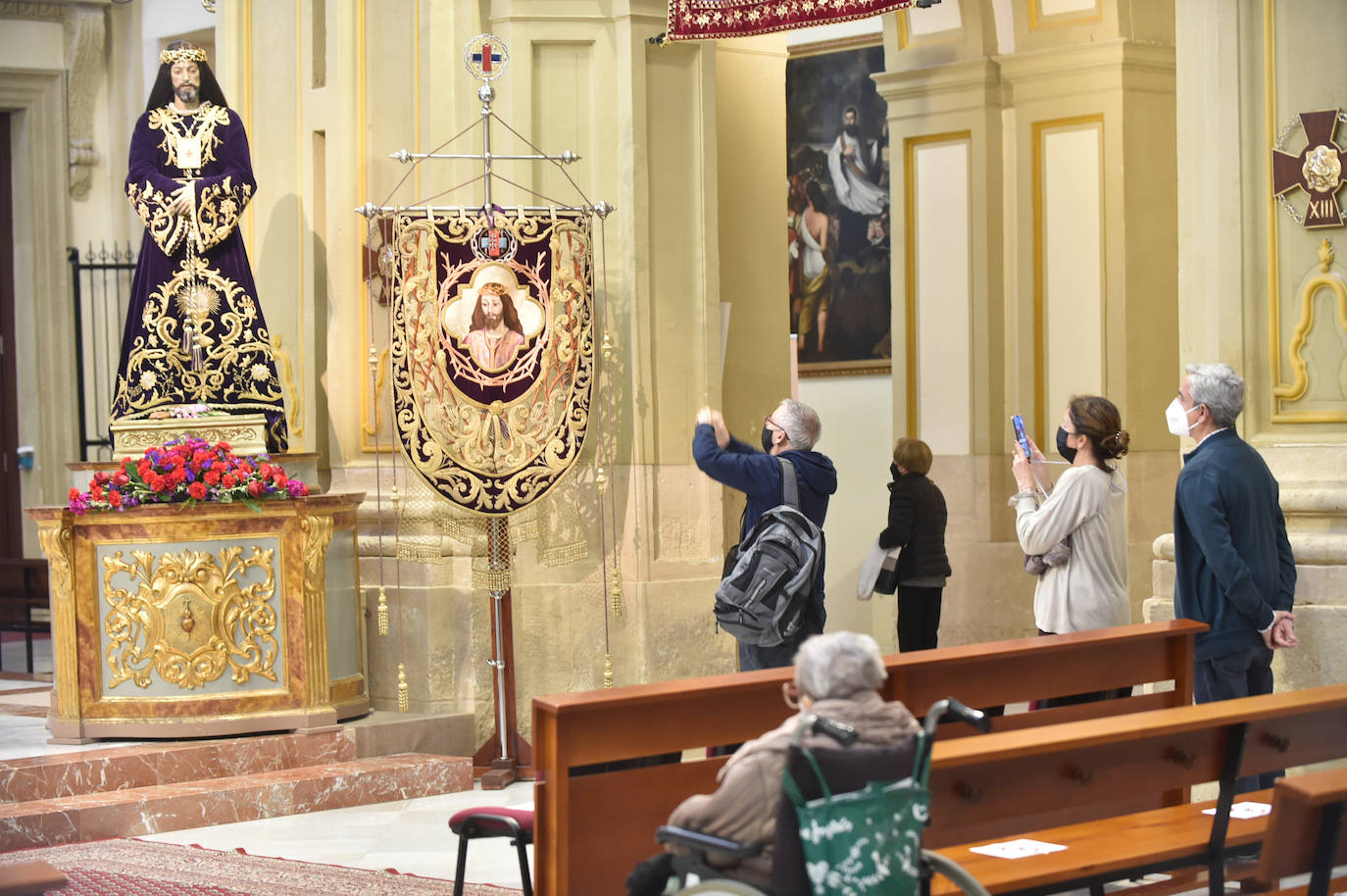 Fotos: Los murcianos visitan al Cristo del Rescate