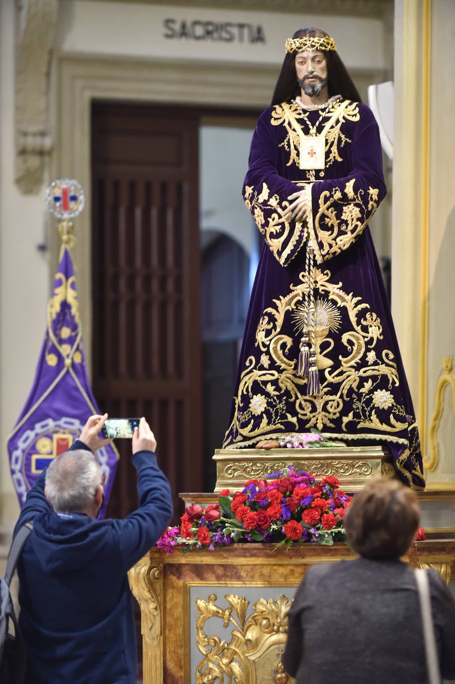 Fotos: Los murcianos visitan al Cristo del Rescate