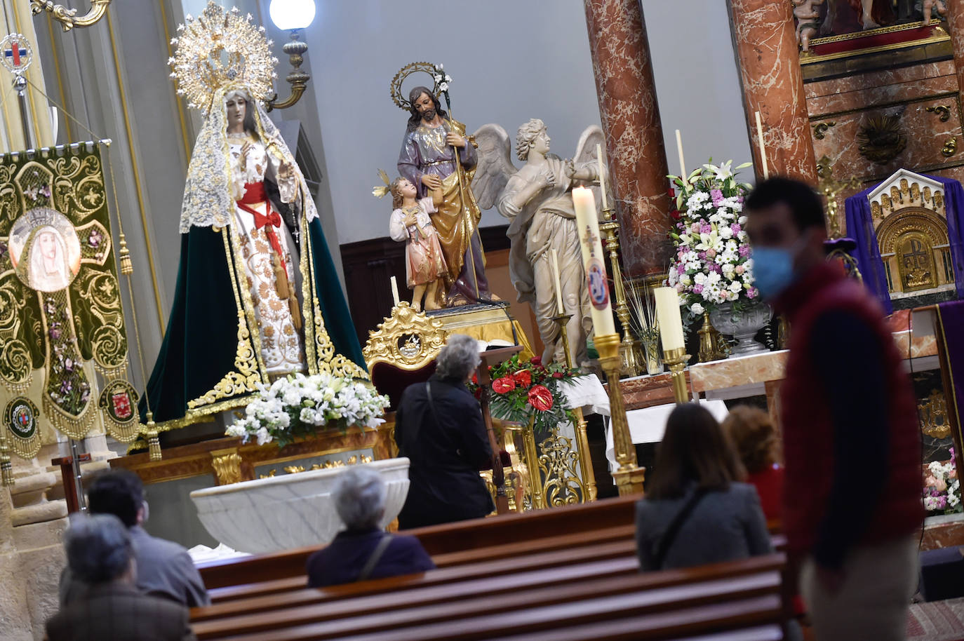 Fotos: Los murcianos visitan al Cristo del Rescate