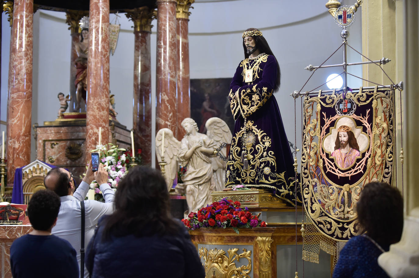 Fotos: Los murcianos visitan al Cristo del Rescate