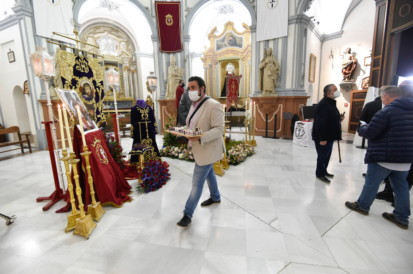 Fotos: Los murcianos visitan al Cristo del Rescate