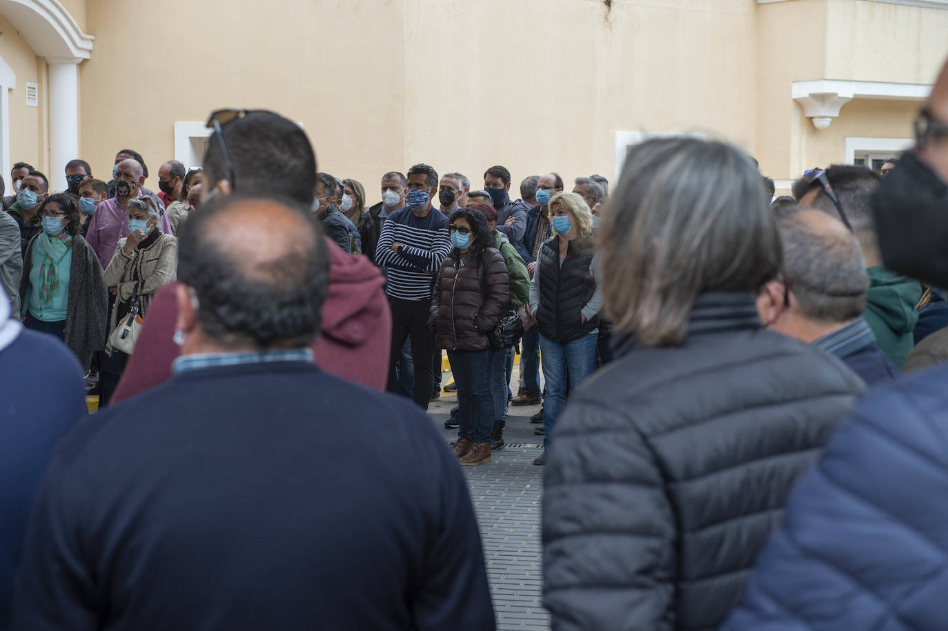 Fotos: Más de 150 empleados protestan por el ERE de La Manga Club