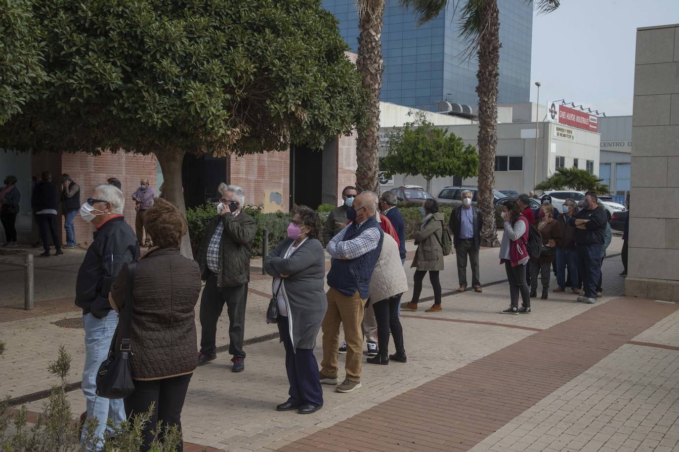 Fotos: Una vacunación masiva y deseada en Cabezo Beaza