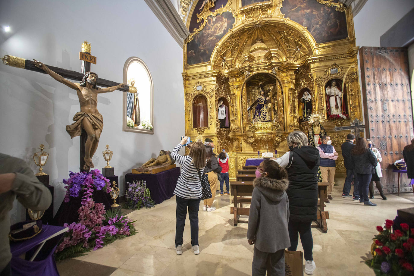 Fotos: Visitas con precaución en las capillas de Cartagena