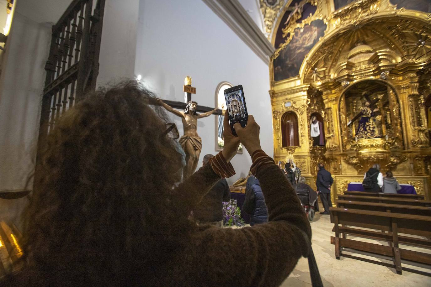 Fotos: Visitas con precaución en las capillas de Cartagena