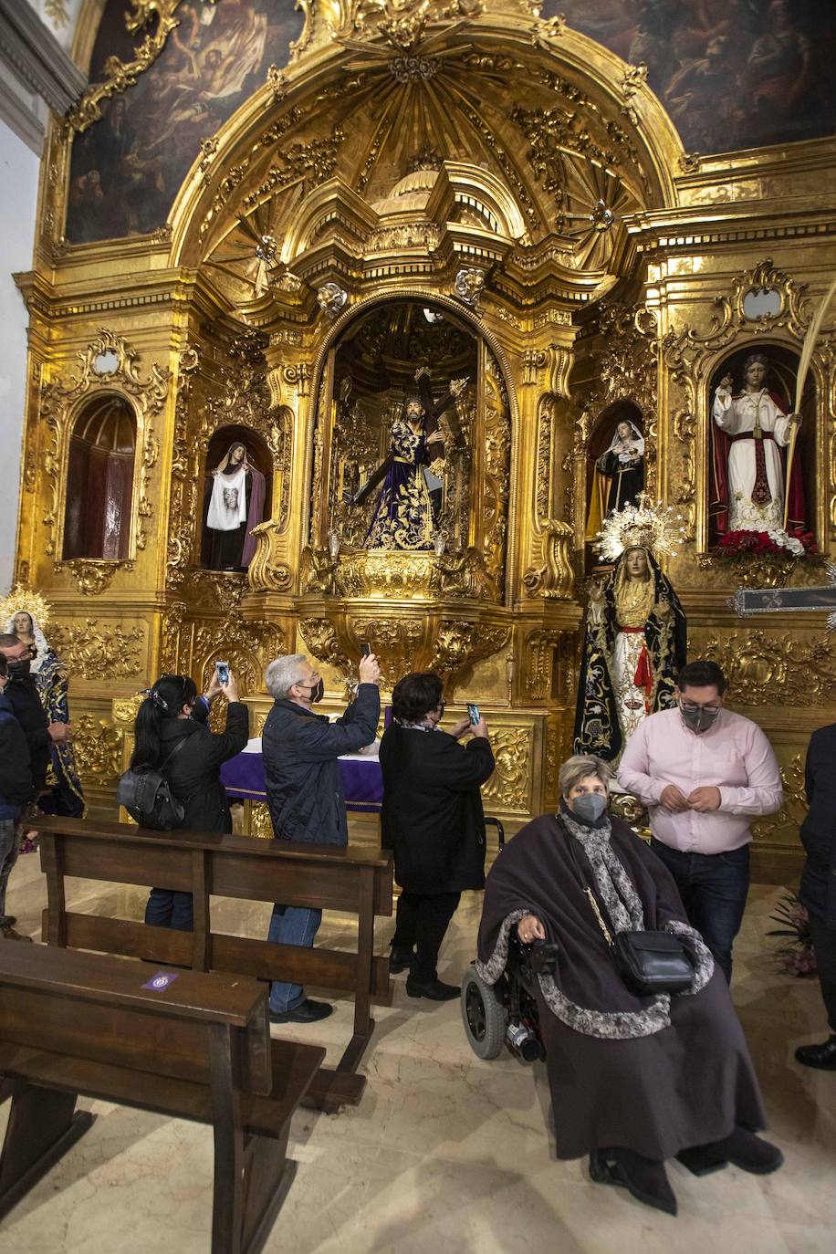 Fotos: Visitas con precaución en las capillas de Cartagena