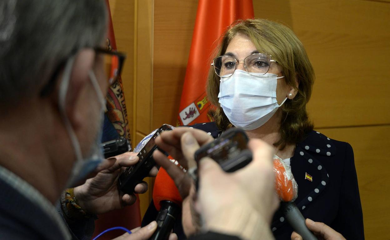 Campuzano atiende a los medios tras el acto de toma de posesión.