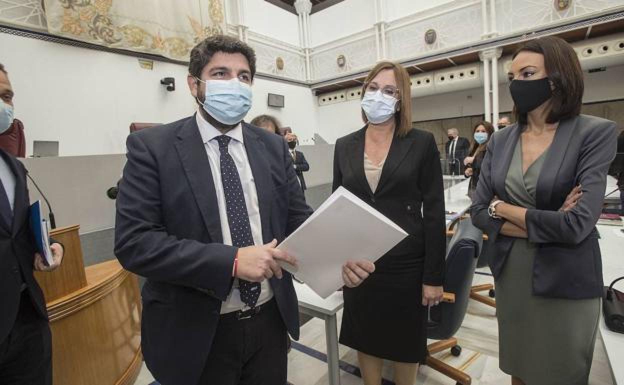 López Miras e Isabel Franco tras el fracaso de la moción de censura.