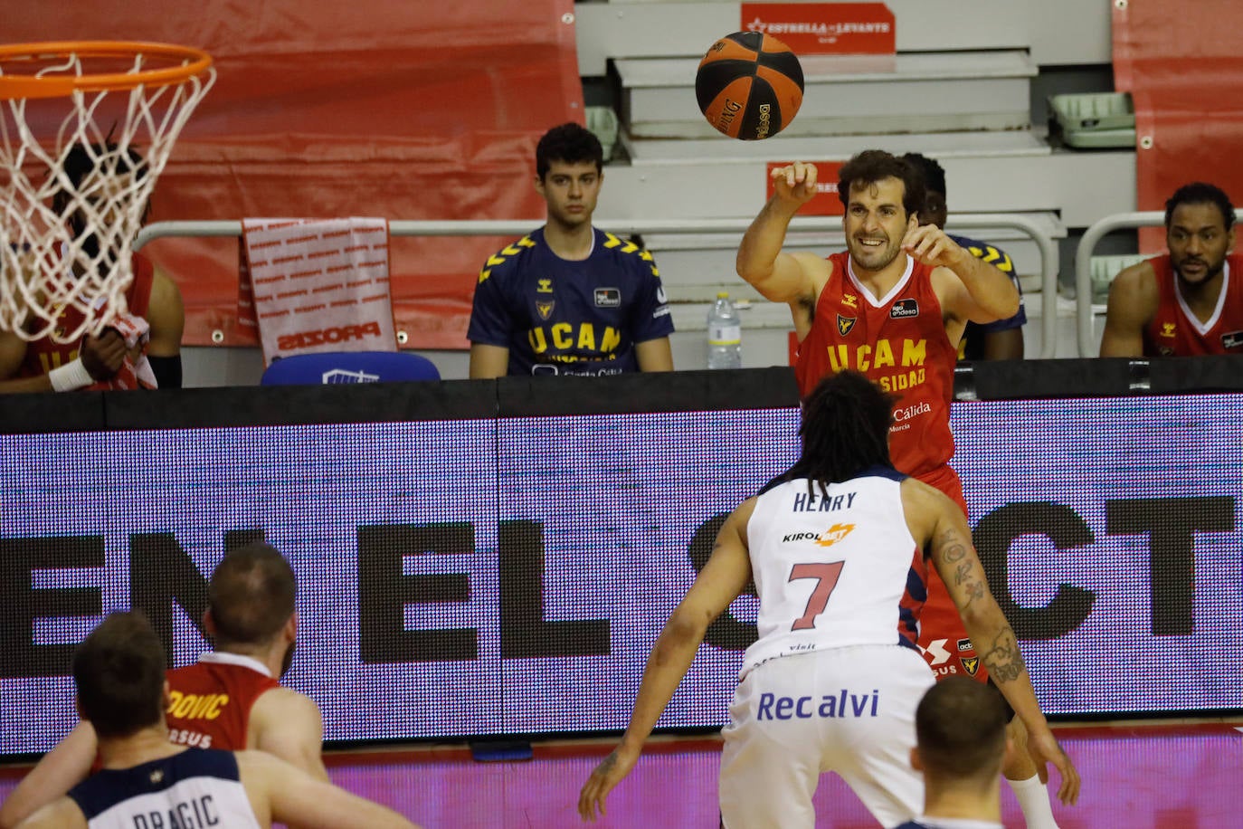 Fotos: Las imágenes del partido UCAM Murcia 92 - Baskonia 87