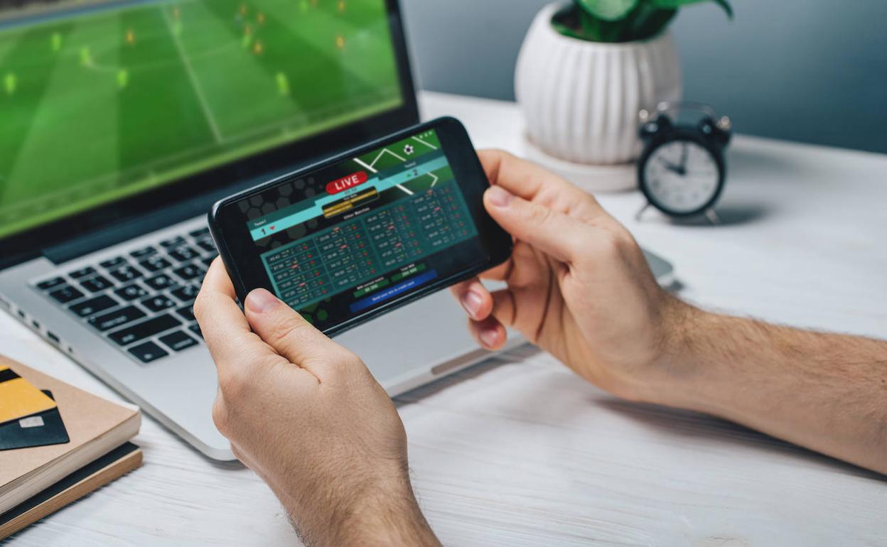 Un detenido y un imputado en Cartagena por estafar presuntamente a través de pasarelas de pago de juego 'online'