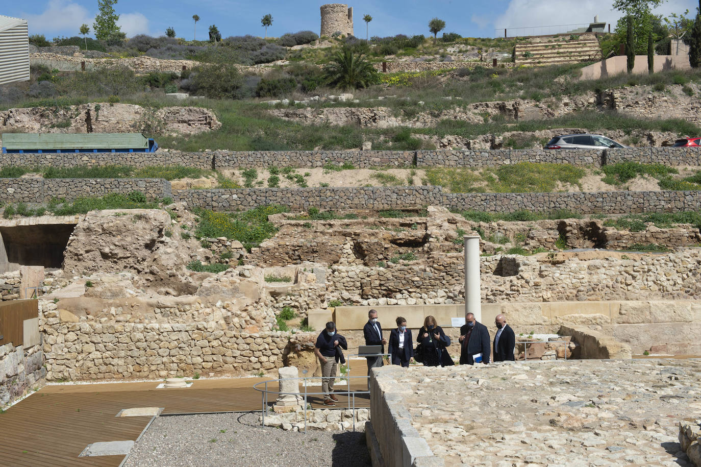 Fotos: Castejón muestra al Ministerio que la zona que prevé edificar está fuera del área arqueológica