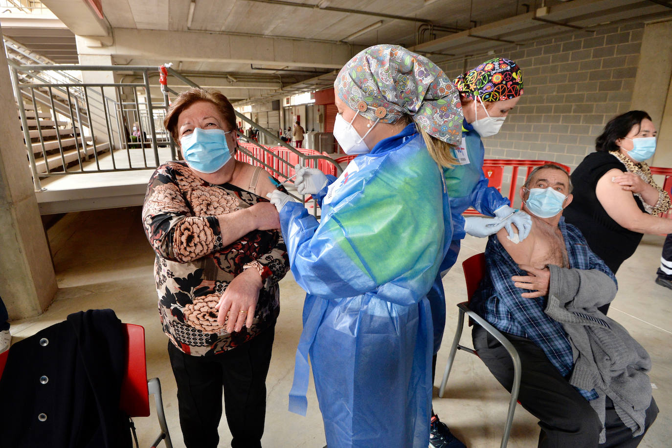 Fotos: Los pacientes en hemodiálisis de la Región comenzarán a recibir dosis de la vacuna contra la Covid esta semana