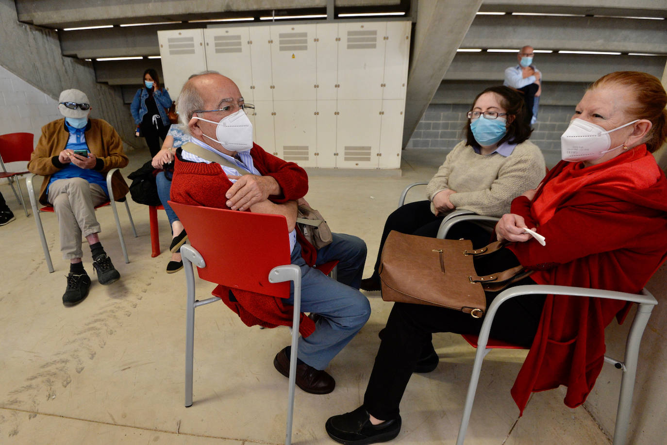 Fotos: Los pacientes en hemodiálisis de la Región comenzarán a recibir dosis de la vacuna contra la Covid esta semana