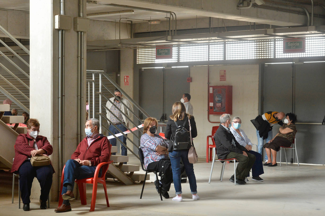 Fotos: Los pacientes en hemodiálisis de la Región comenzarán a recibir dosis de la vacuna contra la Covid esta semana