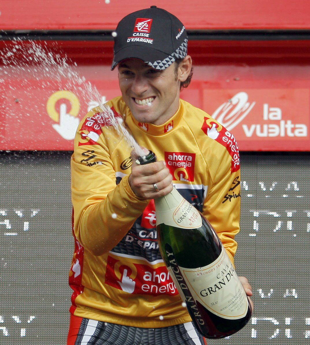 Celebrando su triunfo en la Vuelta a España de 2009.