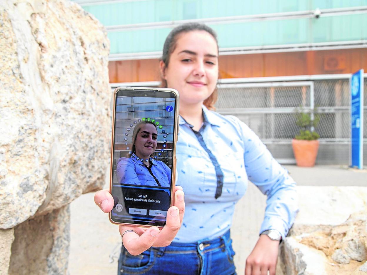 Marta Martínez Molina, ingeniera telemática y doctoranda del Grupo DSIE de la UPCT. 