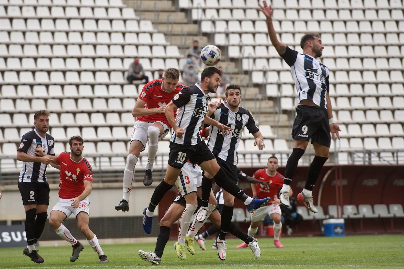 Fotos: El empate del Real Murcia ante el Linense, en imágenes