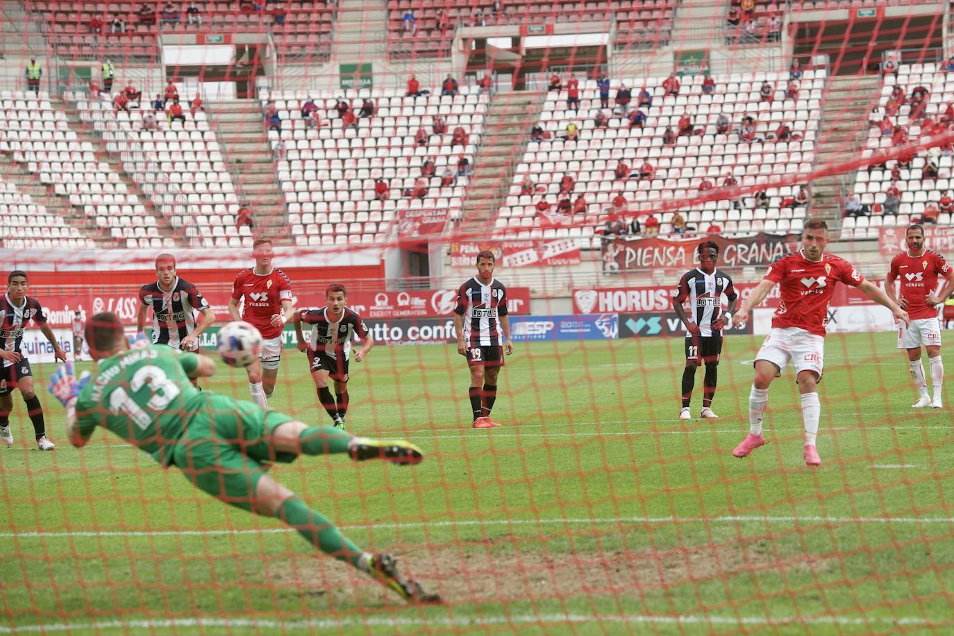 Fotos: El empate del Real Murcia ante el Linense, en imágenes