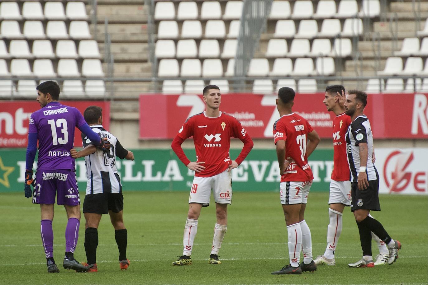 Fotos: El empate del Real Murcia ante el Linense, en imágenes