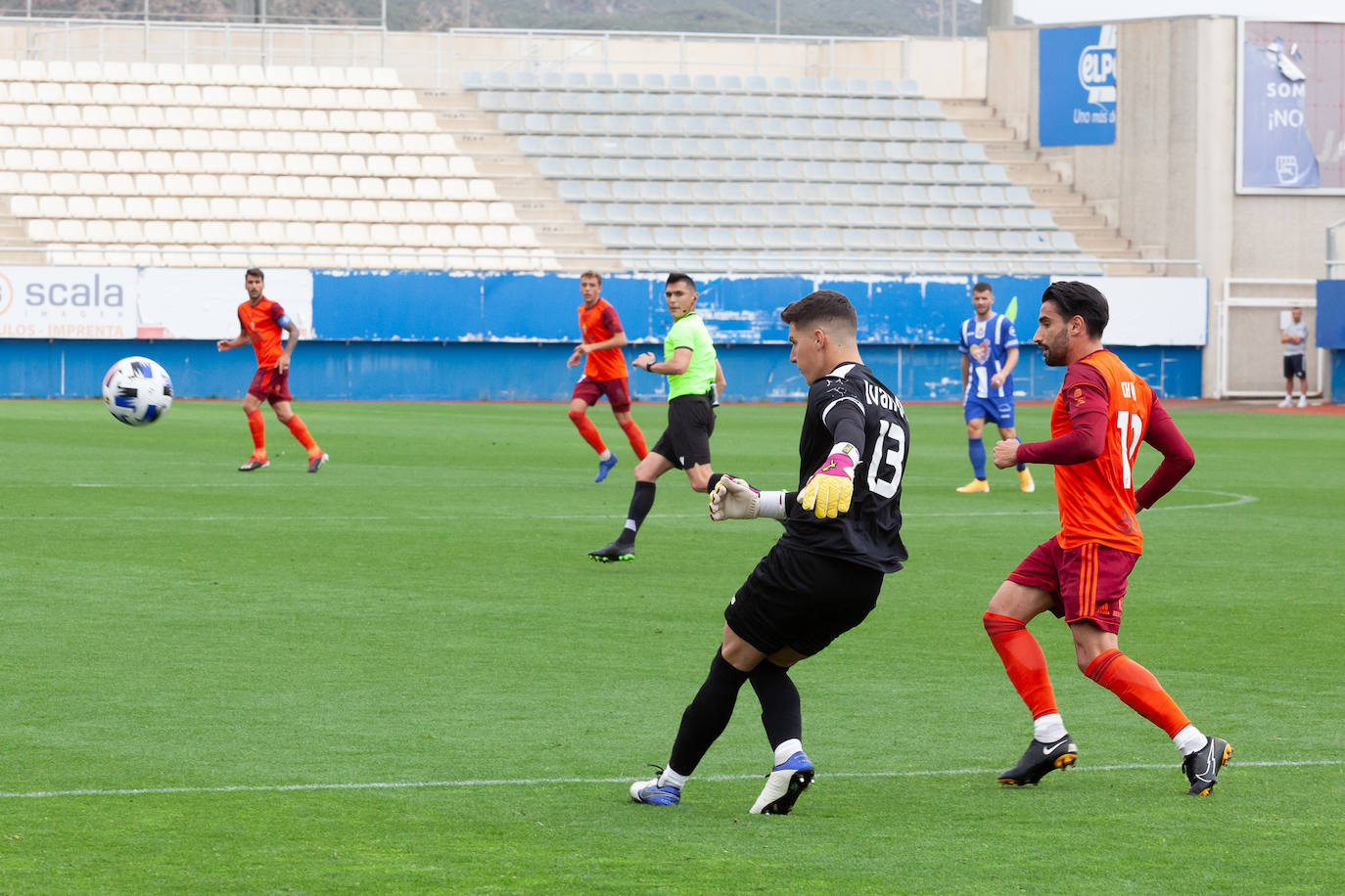 Fotos: Las imágenes del partido Lorca Deportiva - Recreativo