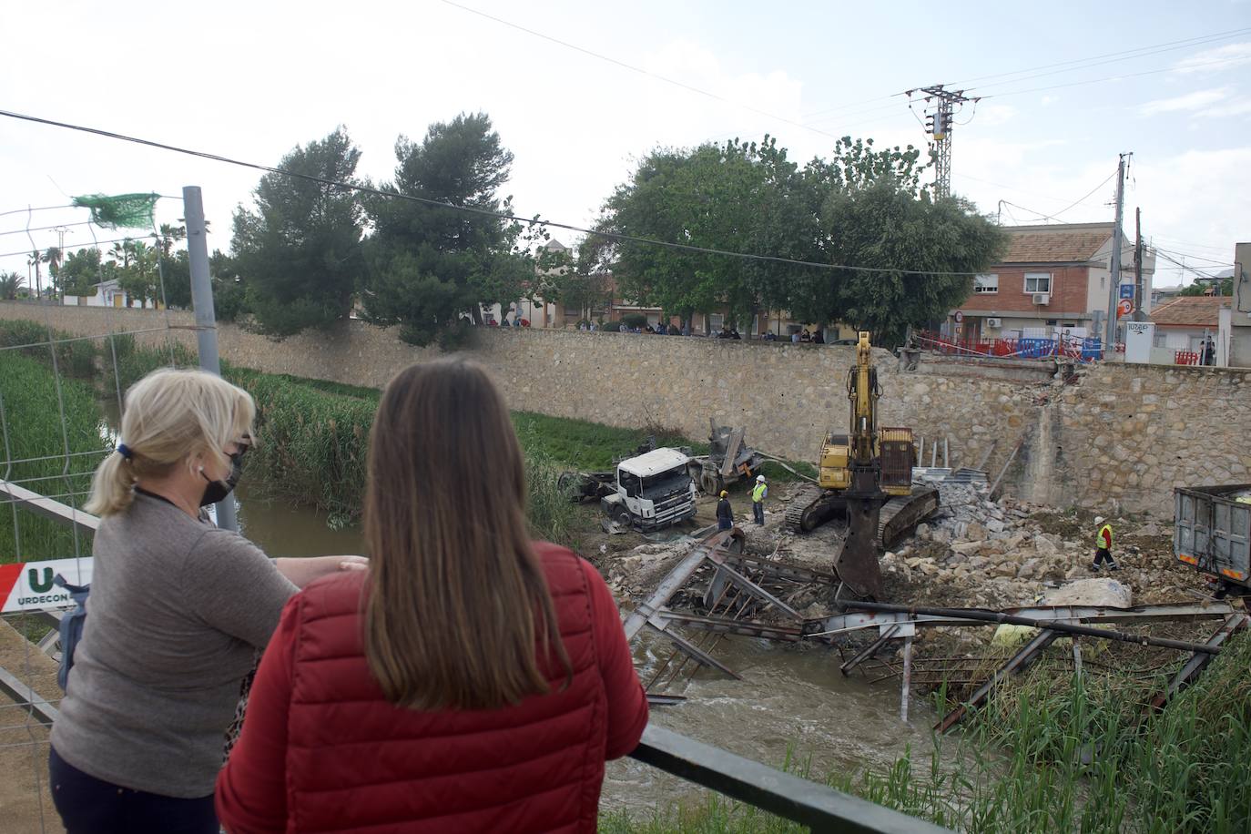 Fotos: Obras para sacar la hormigonera del río Segura