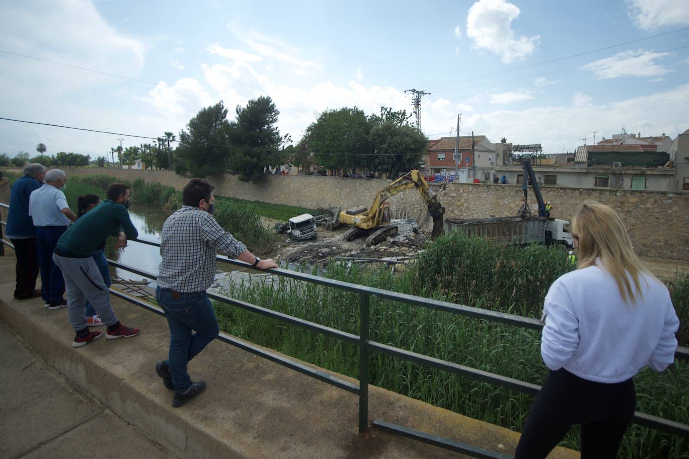 Fotos: Obras para sacar la hormigonera del río Segura