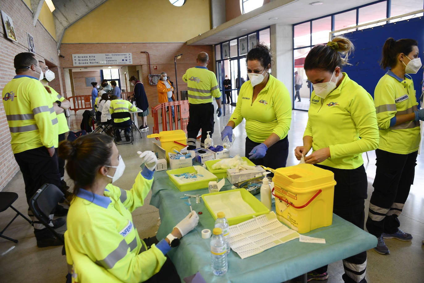 Fotos: Vacunación en Murcia a la población de 65 a 69 años