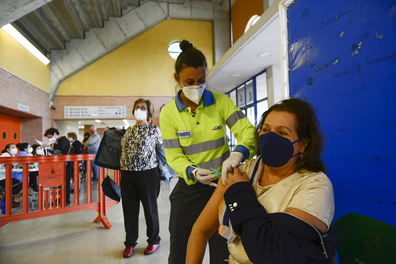 Fotos: Vacunación en Murcia a la población de 65 a 69 años