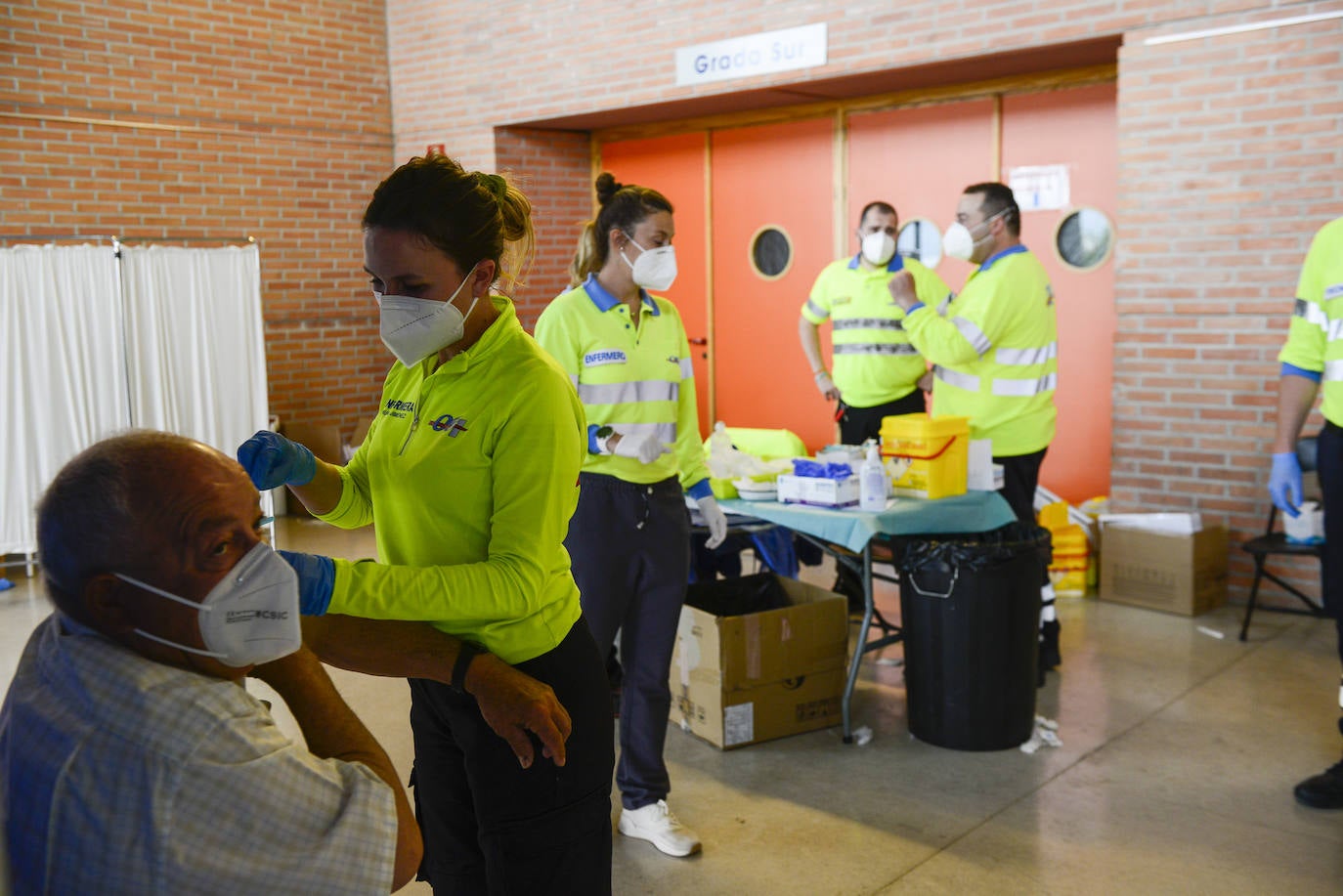 Fotos: Vacunación en Murcia a la población de 65 a 69 años