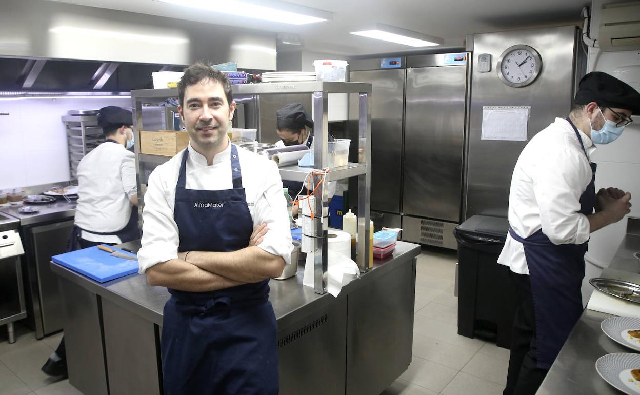 Juan Guillamón (Alma Mater).