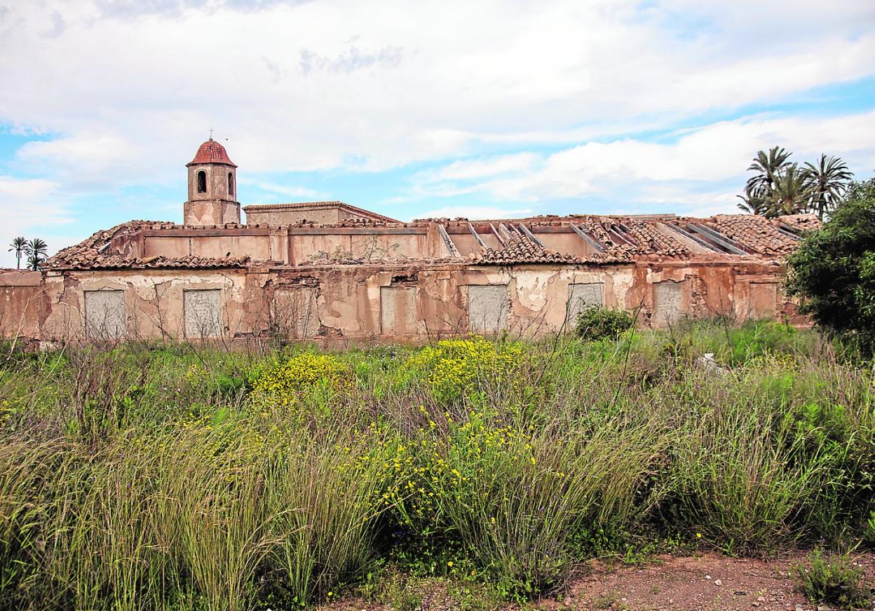 Monasterio de San Ginés de la Jara, con varios techos derrumbados, ayer. 